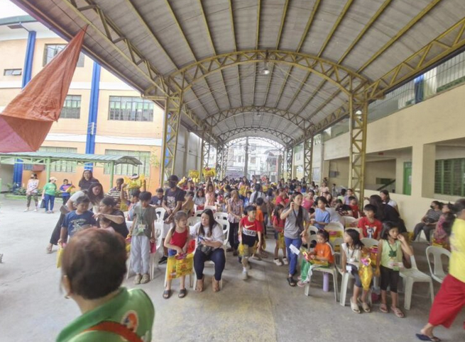 School Supply Donations in Caloocan (In Partnership with Barangay 185)